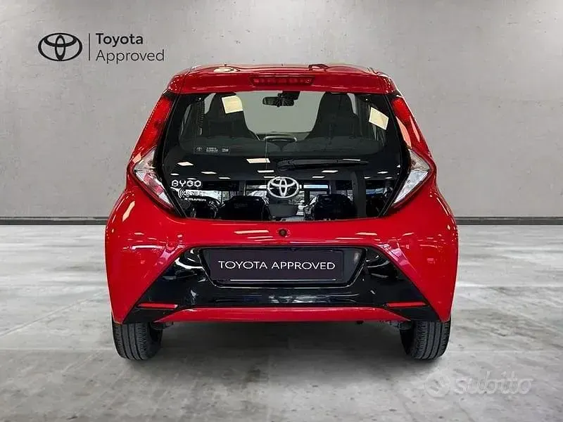 Usata Toyota Aygo 72 CV (52 kW) 2020 Rosso Utilitaria