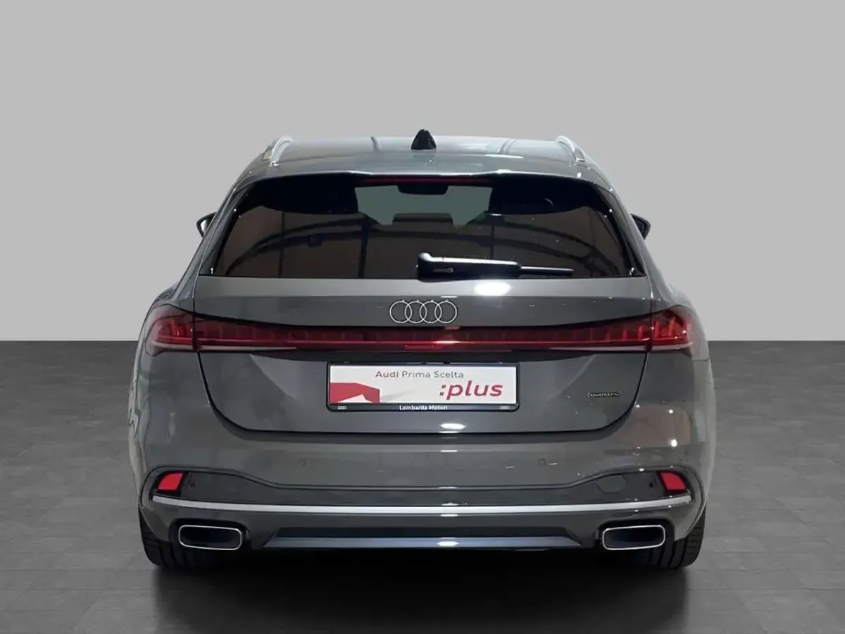 Usata Audi A5 Advanced 299 CV (219 kW) 2026 Grigio chronos metallizzato Station wagon