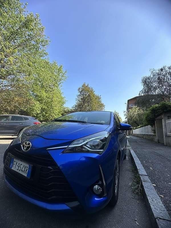 Usata Toyota Yaris Business Edition 69 CV (50 kW) 2019 Blu/azzurro Berlina