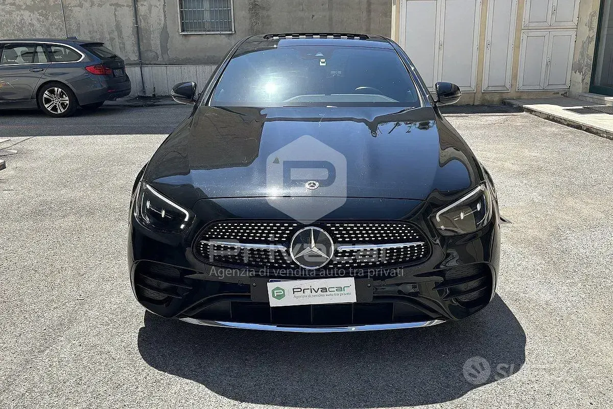 Usata Mercedes E220 194 CV (142 kW) 2022 Nero Berlina