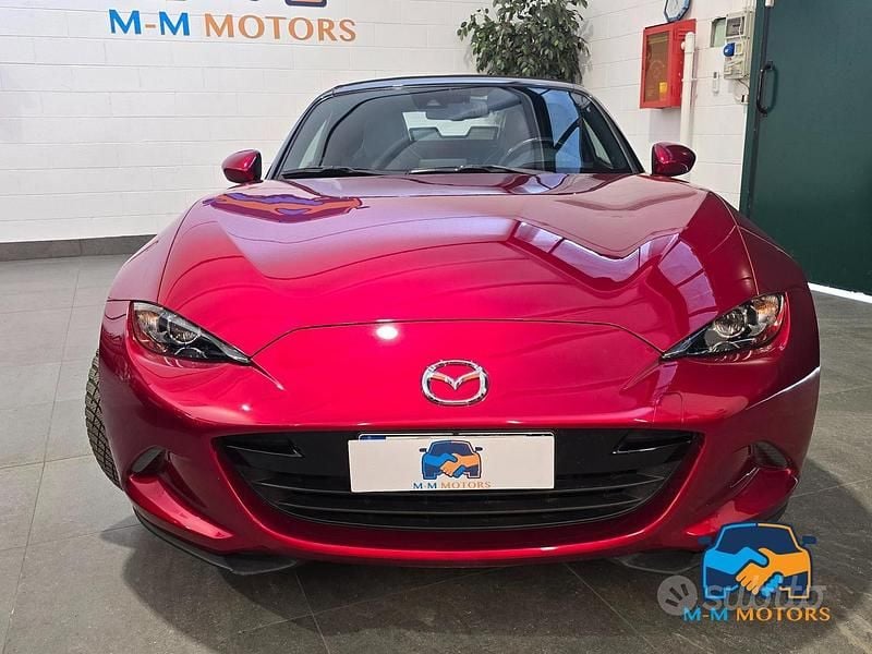 Usata Mazda MX5 Inclusive 184 CV (135 kW) 2021 Rosso Cabrio