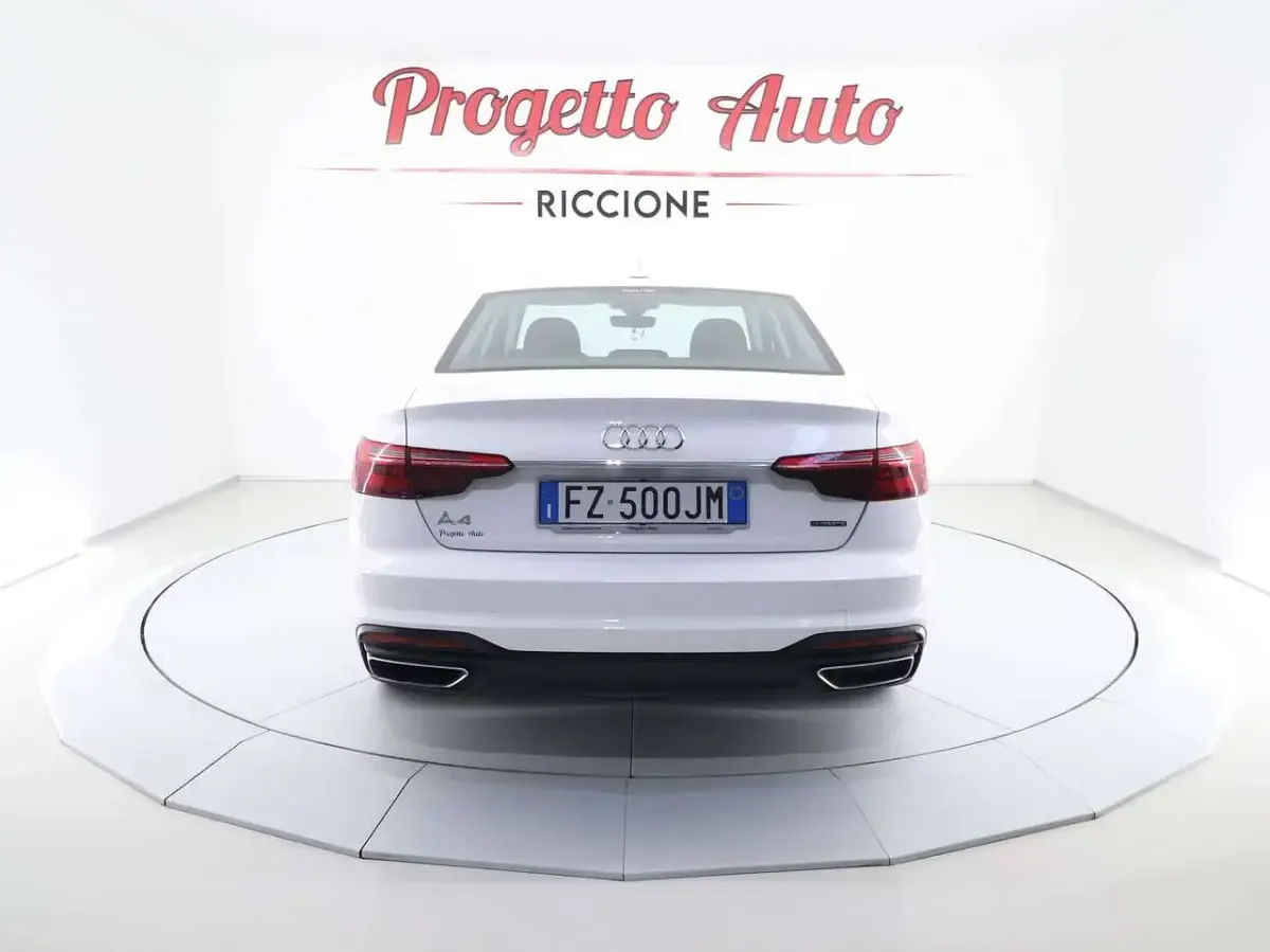 Usata Audi A4 Business 190 CV (139 kW) 2019 Bianco ibis Berlina