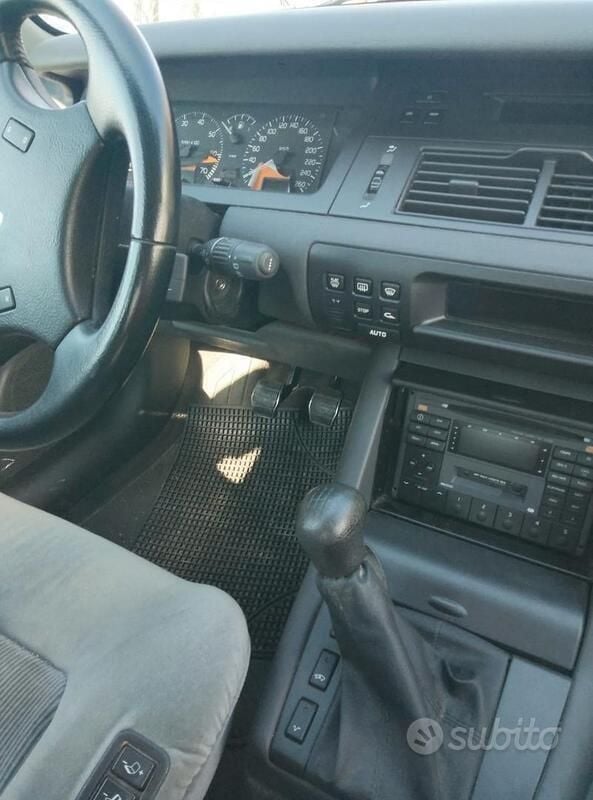 Käytetty Renault Safrane 132 HP (97 kW) 1993 Punainen Viistoperä