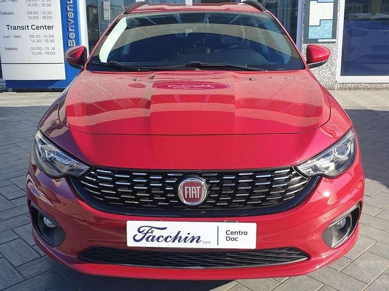 Usata Fiat Tipo Lounge 120 CV (88 kW) 2017 Rosso Station wagon