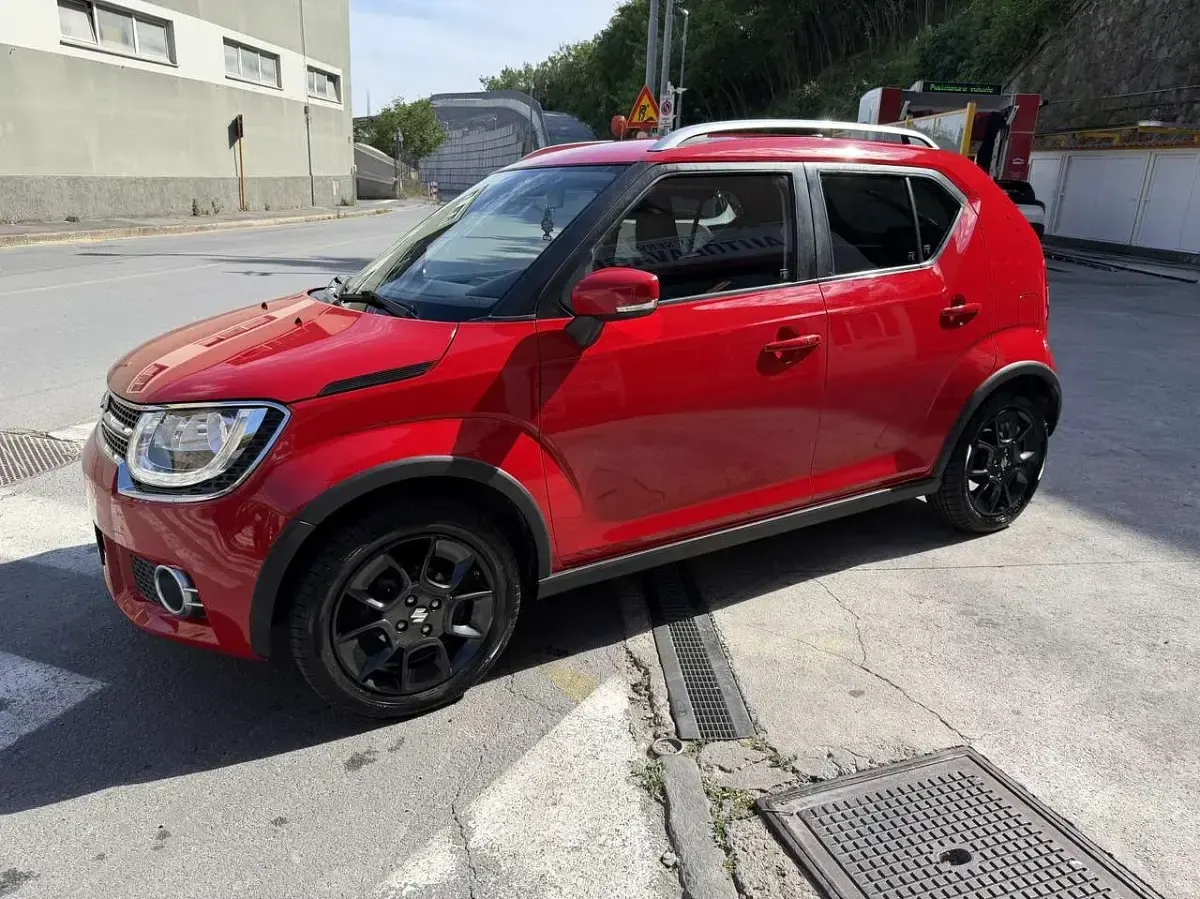 Usado Suzuki Ignis 90 CV (66 kW) 2020 Rojo SUV