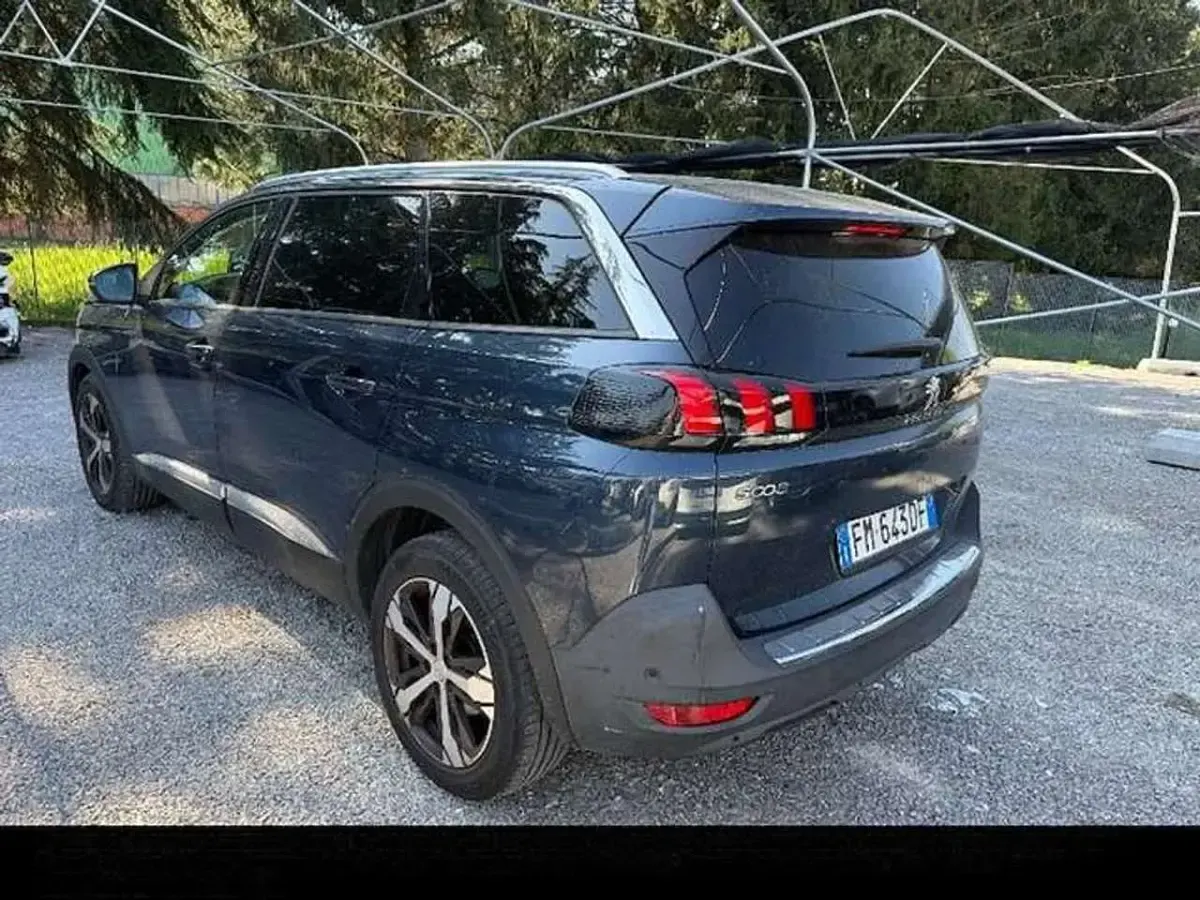 Usata Peugeot 5008 Allure 120 CV (88 kW) 2017 Blu/azzurro SUV