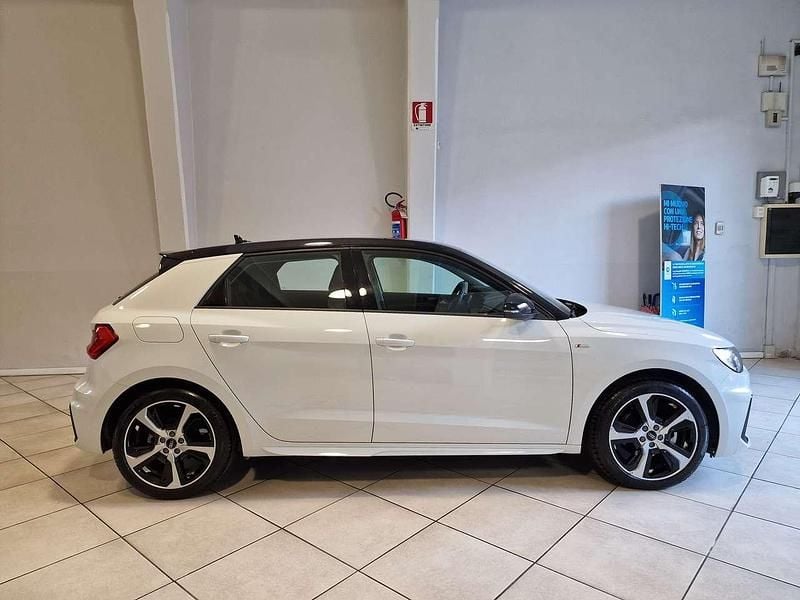 Käytetty Audi A1 Sportback S-Line 116 HP (85 kW) 2025 Musta Viistoperä