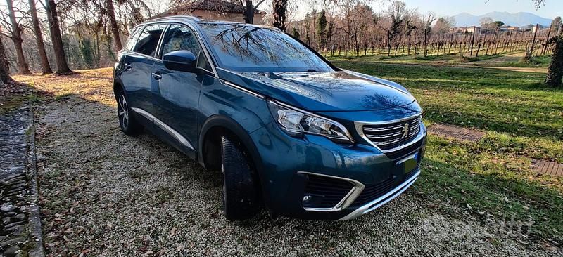 Verde Usata 2018 Peugeot 5008 Monovolume | 14.000 € (Buon prezzo) - Immagine 1/4