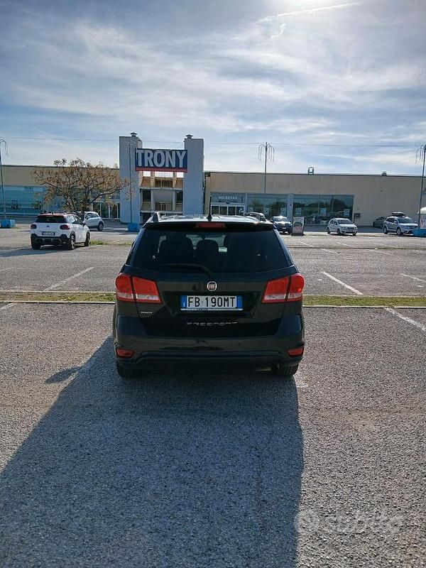 Usata Fiat Freemont 170 CV (125 kW) 2015 Nero SUV