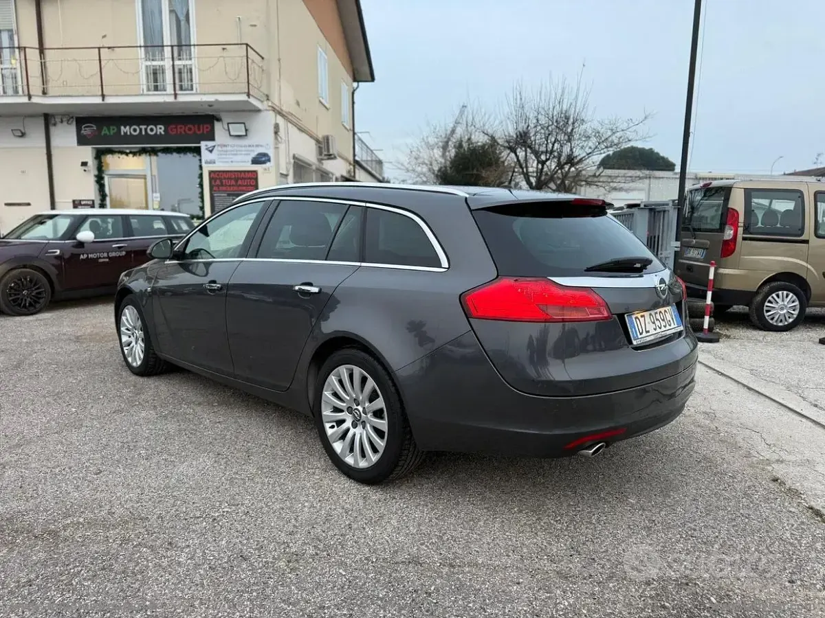 Usata Opel Insignia Cosmo 160 CV (117 kW) 2010 Other Station wagon