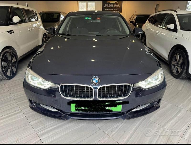 Usata BMW 320 Sport Line 2012 Blu Station wagon