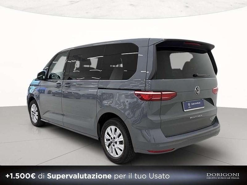 Usata VW Multivan 150 CV (110 kW) 2025 Pure gray Furgone