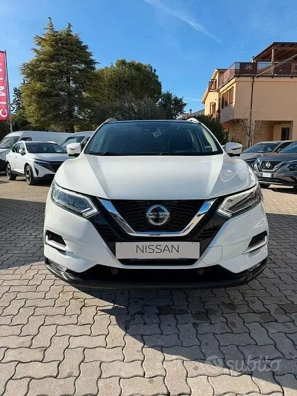 Usata Nissan Qashqai N-Connecta 116 CV (85 kW) 2018 Bianco SUV