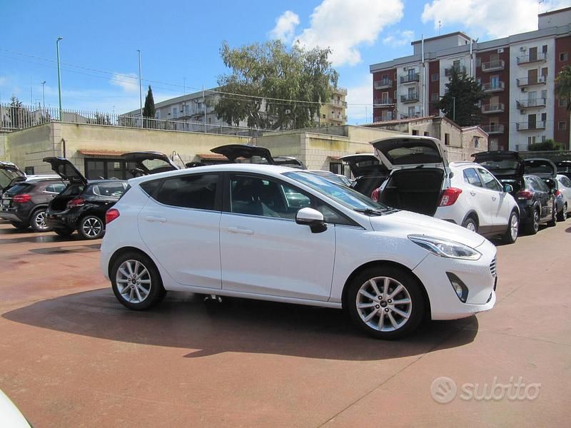 Second-hand Ford Fiesta Active 86 CP (63 kW) 2019 Alb Hatchback