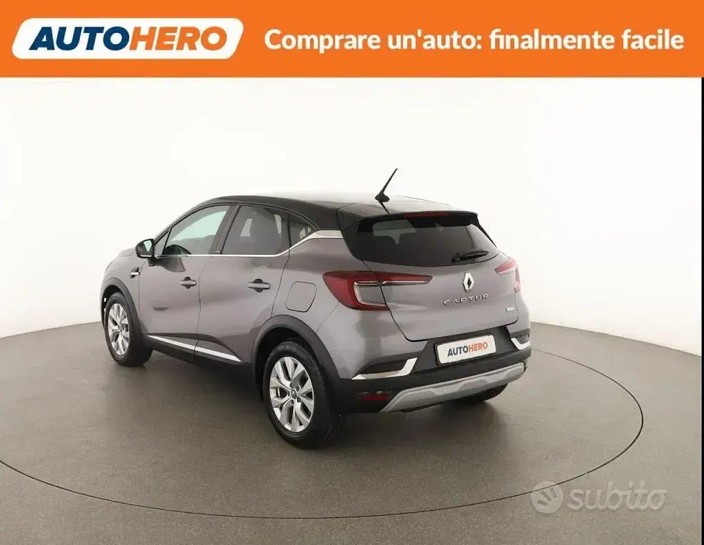Usata Renault Captur Intens 92 CV (67 kW) 2021 Grigio SUV