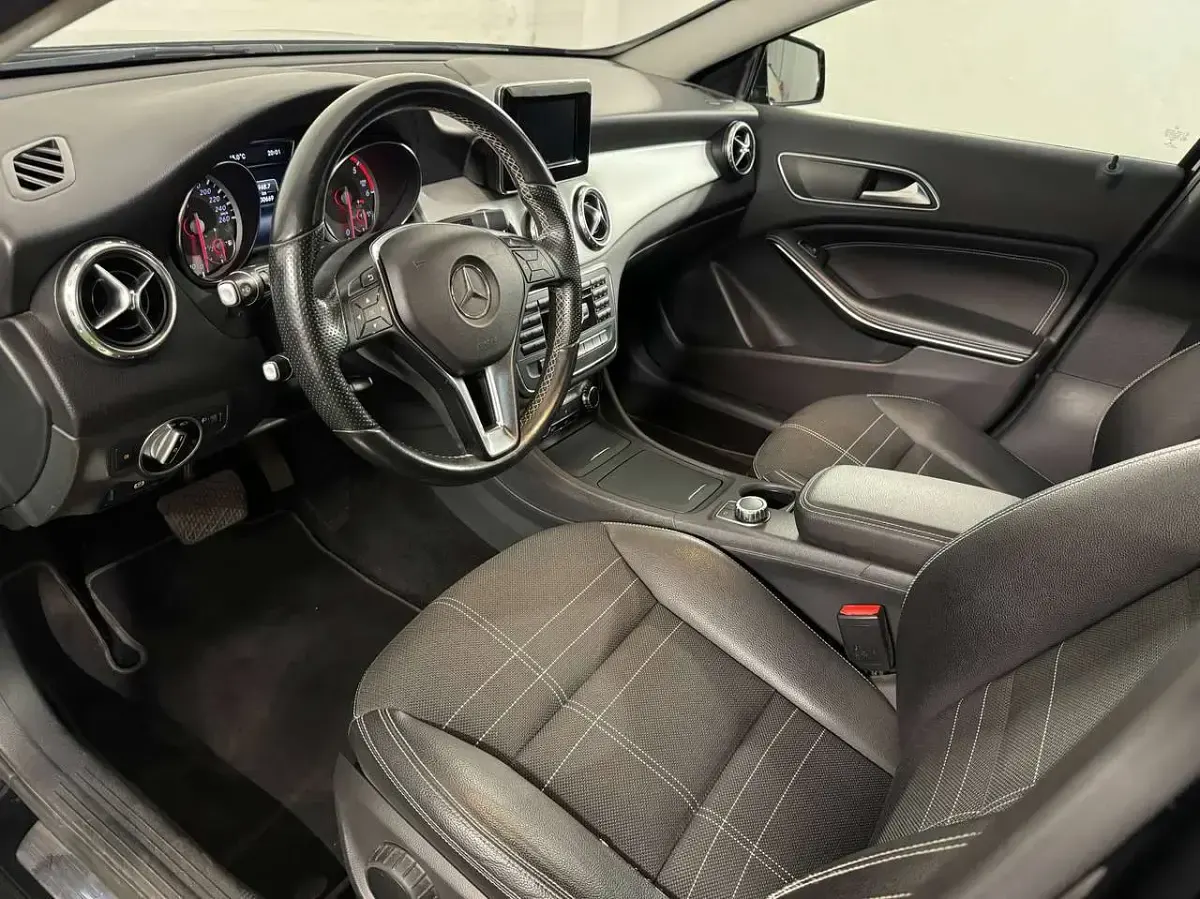 Usata Mercedes GLA200 136 CV (100 kW) 2015 Nero SUV