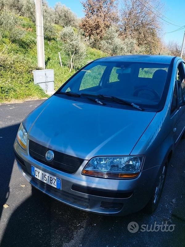 Usata Fiat Idea 70 CV (51 kW) 2005 Monovolume