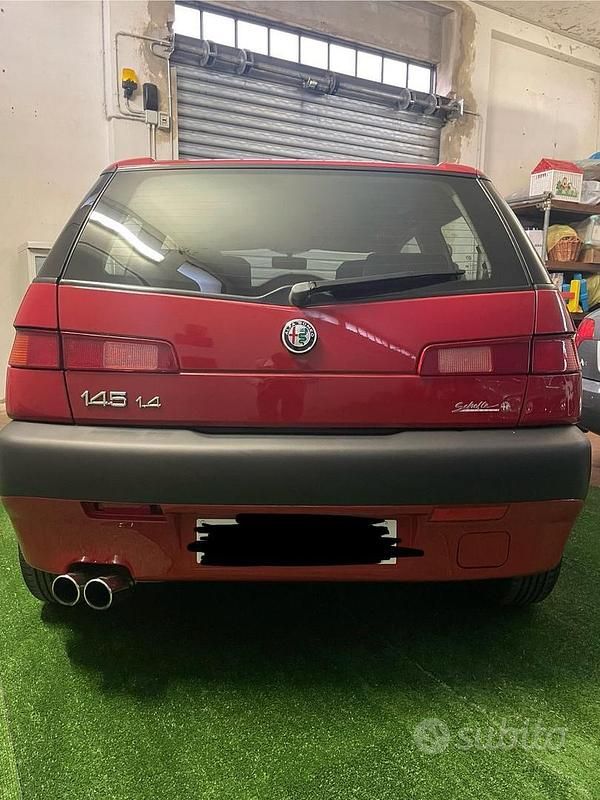 Usata Alfa Romeo 145 90 CV (66 kW) 1995 Rosso Utilitaria