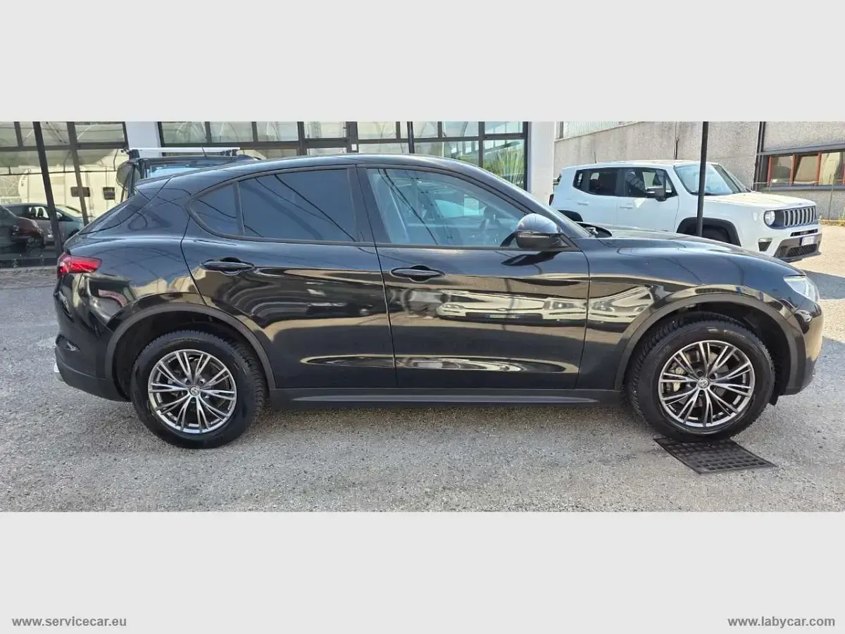 Usata Alfa Romeo Stelvio 190 CV (139 kW) 2019 Nero SUV