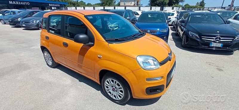 Usata Fiat Panda 69 CV (50 kW) 2018 Arancione Utilitaria