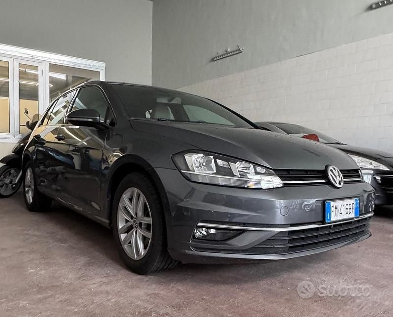 Usata VW Golf VII Highline 116 CV (85 kW) 2017 Grigio Berlina