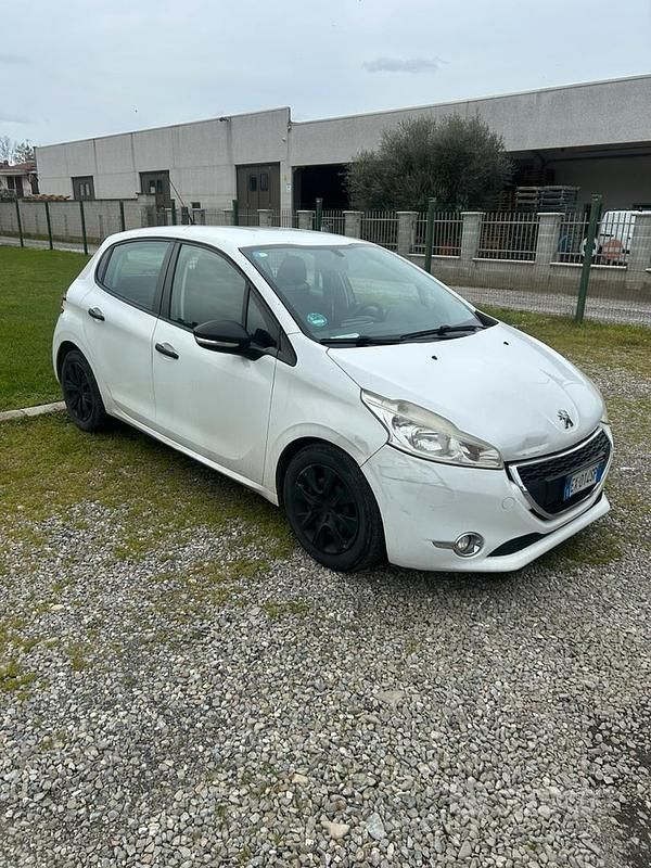 Usata Peugeot 208 Allure 68 CV (50 kW) 2014 Bianco Utilitaria