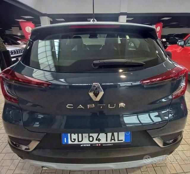 Gebraucht Renault Captur Intens 116 PS (85 kW) 2020 Grau SUV
