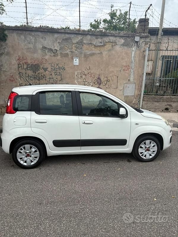 Usata Fiat Panda Lounge 69 CV (50 kW) 2013 Bianco Utilitaria