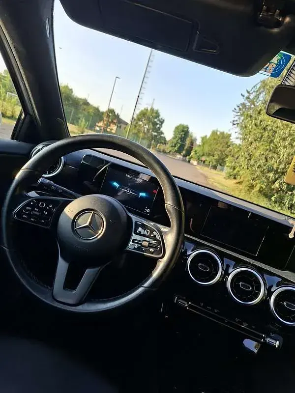 Usata Mercedes A180 Business 116 CV (85 kW) 2019 Bianco Berlina