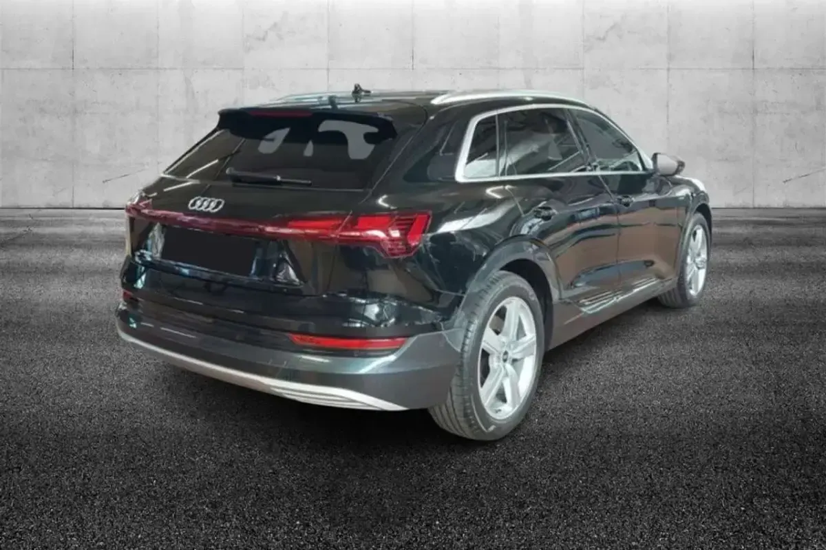 Usata Audi e-tron Business 158 kW (215 CV) 2022 Nero SUV