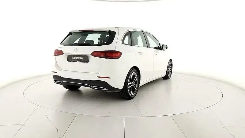 Begagnad Mercedes 180 Advanced Plus 116 HK (85 kW) 2024 Vit Sedan