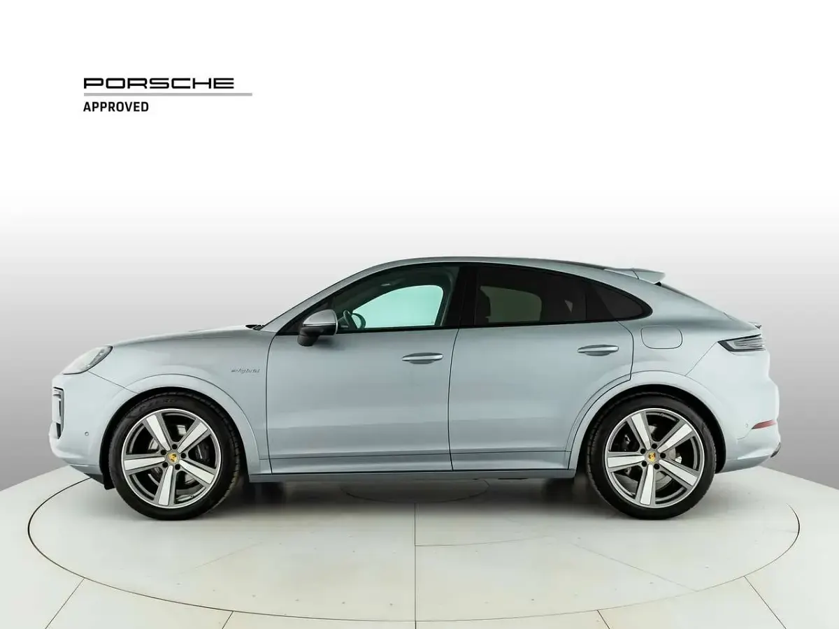 Usata Porsche Cayenne 470 CV (345 kW) 2024 Argento dolomite metallizzato SUV