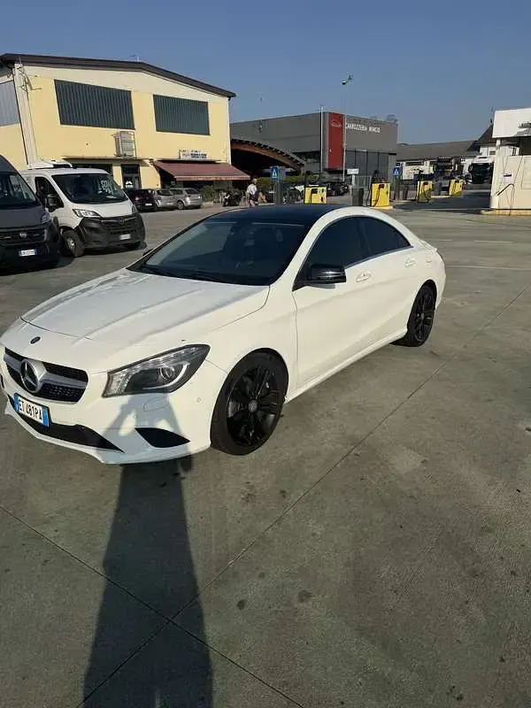 Usata Mercedes CLA200 136 CV (100 kW) 2014 Bianco Coupé