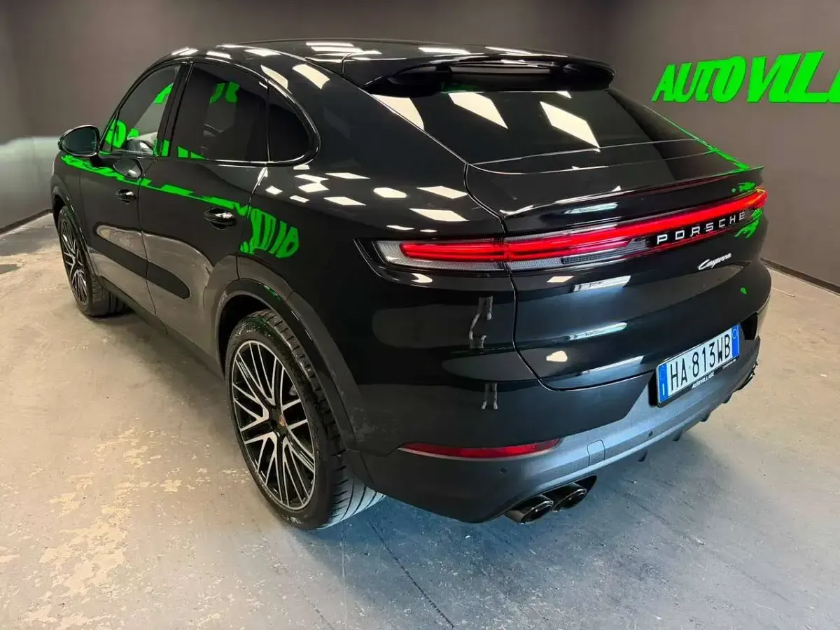 Usata Porsche Cayenne 354 CV (260 kW) 2025 Nero SUV