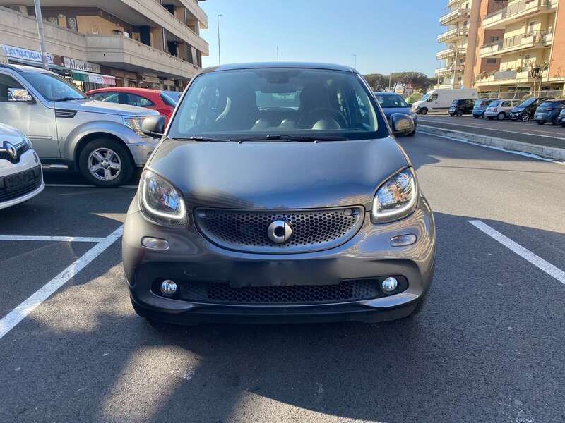 Grigio Usata 2019 Smart ForFour Prime Utilitaria | 14.799 € (Buon prezzo) - Immagine 1/4