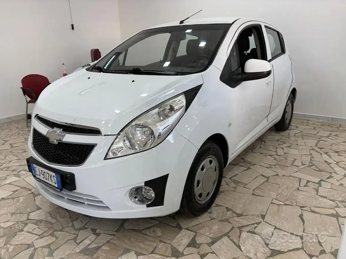 Usata Chevrolet Spark 68 CV (50 kW) 2011 Bianco Utilitaria