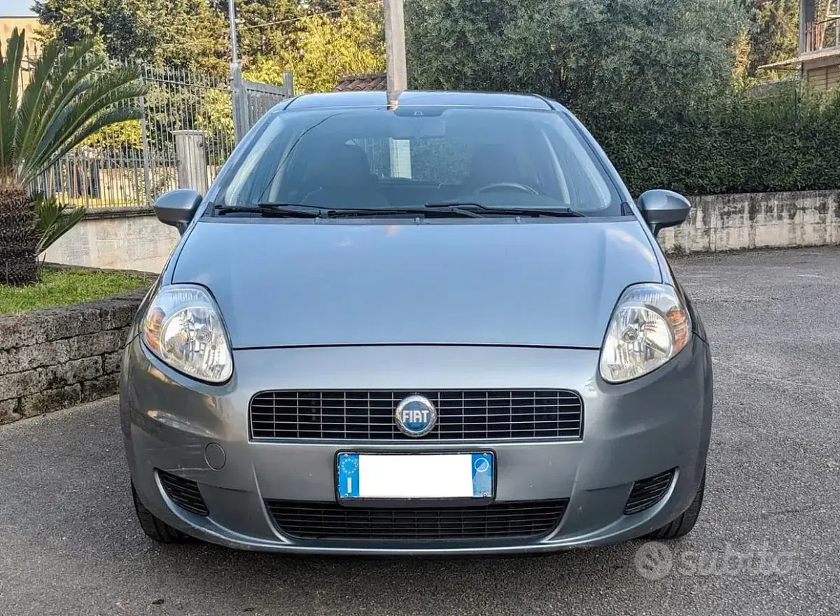 Usata Fiat Grande Punto 65 CV (47 kW) 2007 Grigio Utilitaria