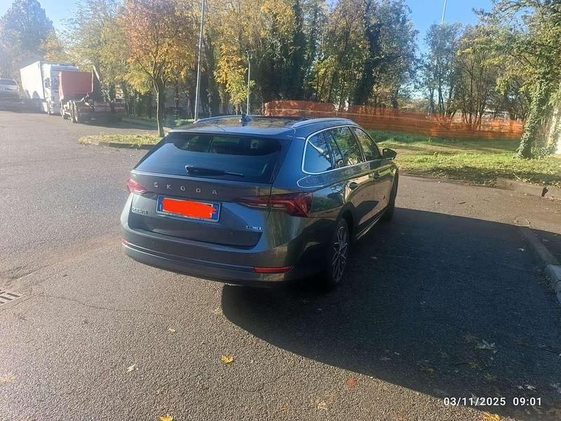 Usata Skoda Octavia Style 110 CV (80 kW) 2021 Grigio Station wagon