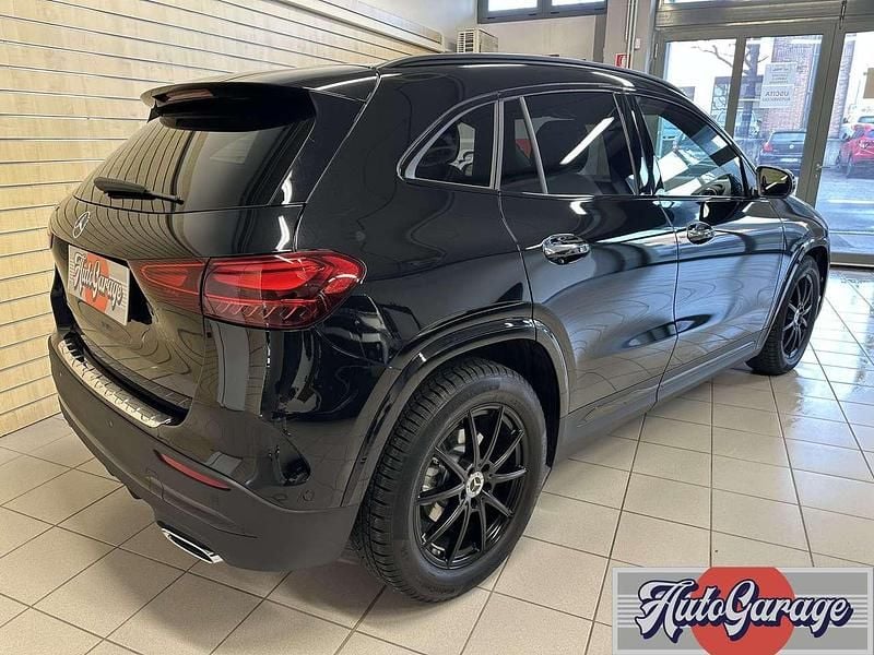 Usata Mercedes GLA200 AMG Line Premium 163 CV (119 kW) 2023 Nero SUV