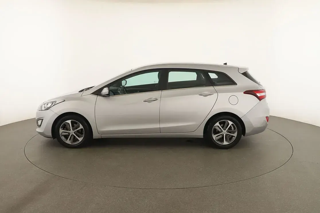 Usata Hyundai i30 Comfort 110 CV (80 kW) 2015 Argento Station wagon