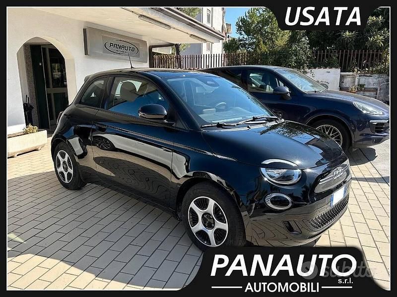 Nero Usata 2021 Fiat 500e Passion Tre volumi | 15.990 € (Buon prezzo) - Immagine 1/4
