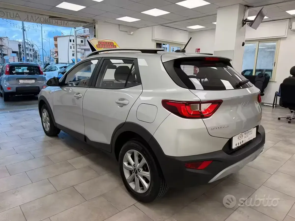 Usata Kia Stonic Style 84 CV (61 kW) 2022 Grigio SUV