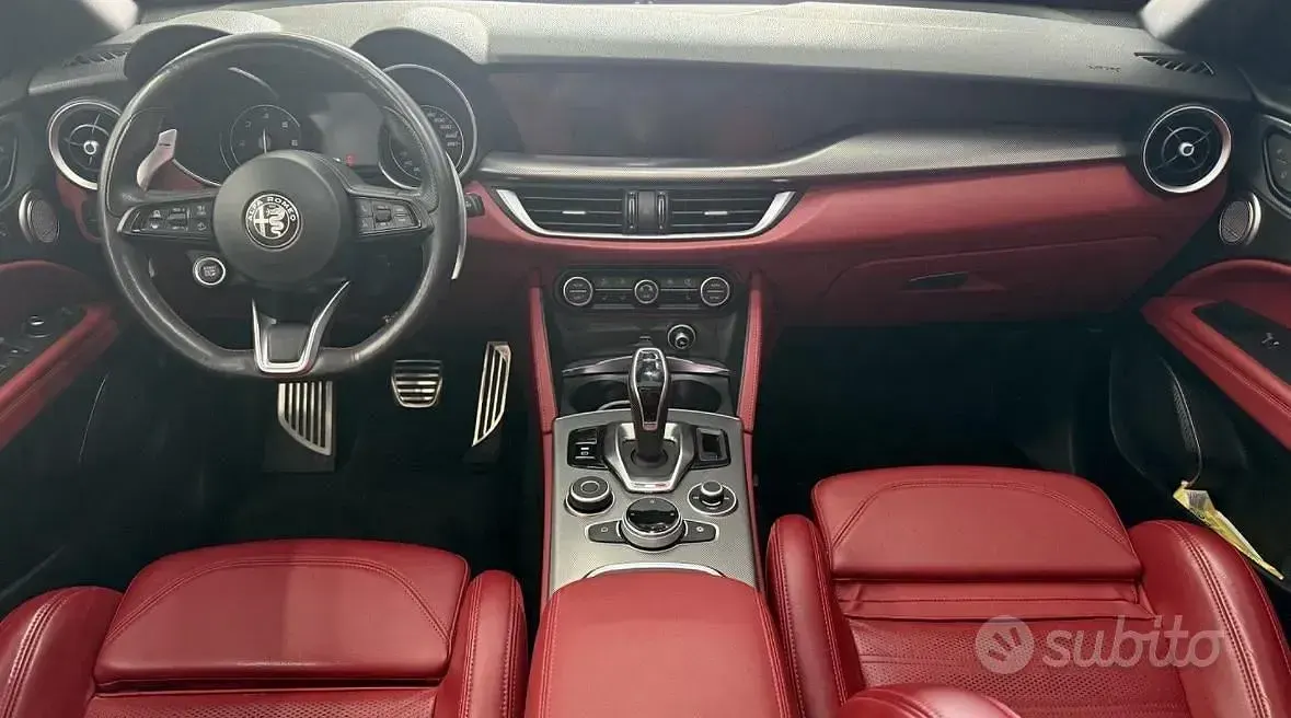 Usata Alfa Romeo Stelvio Veloce 209 CV (153 kW) 2025 Nero SUV