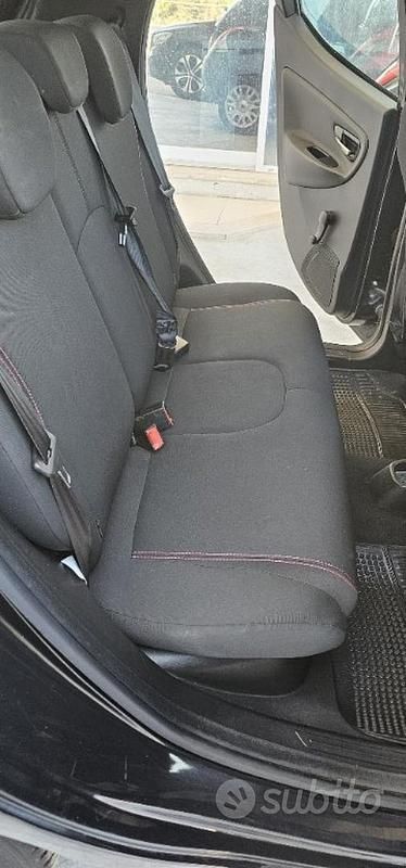 Usata Lancia Ypsilon Gold 69 CV (50 kW) 2014 Nero(met.) Utilitaria