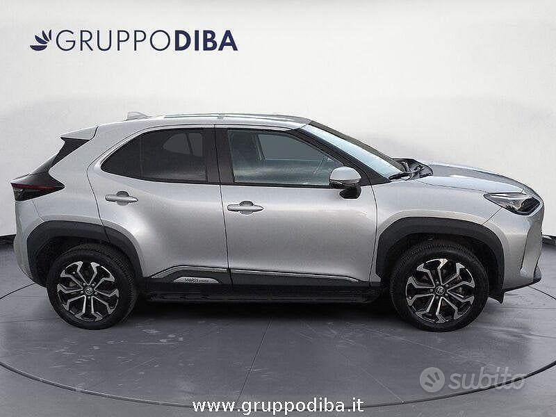 Usata Toyota Yaris Cross Trend 116 CV (85 kW) 2022 Grigio SUV