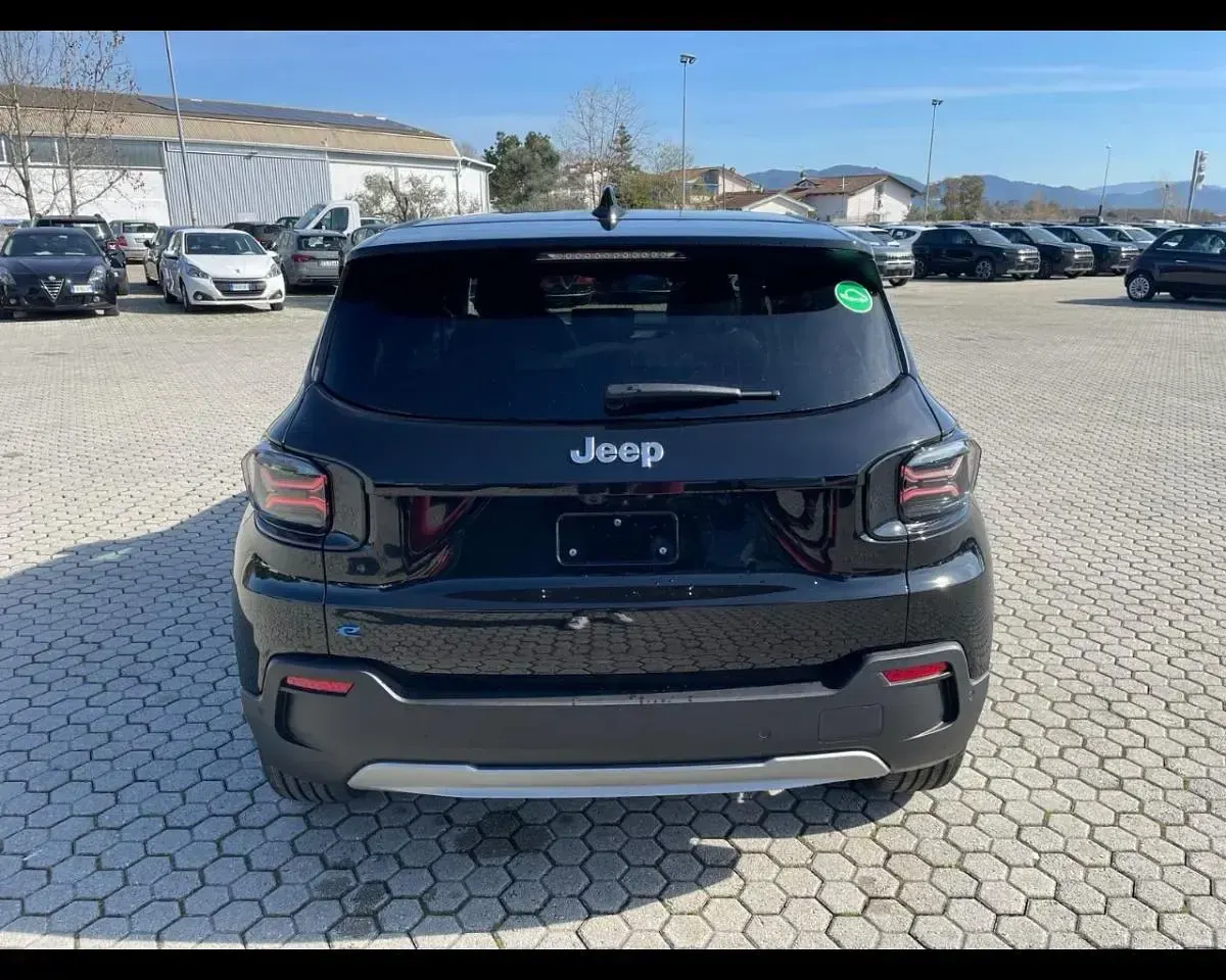 Usata Jeep Avenger Summit 114 kW (156 CV) 2024 Nero SUV