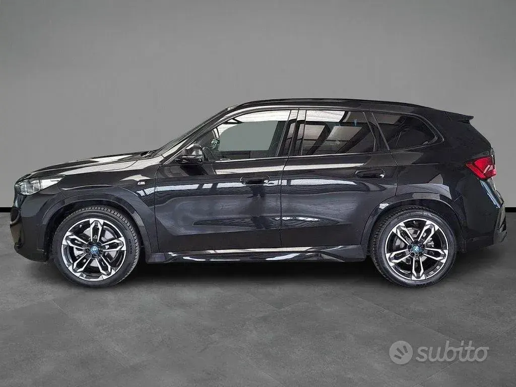 Usata BMW iX1 M Sport 94 kW (128 CV) 2023 Nero / metallizzato SUV