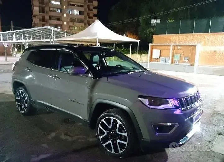 Usata Jeep Compass 140 CV (102 kW) 2019 Grigio SUV