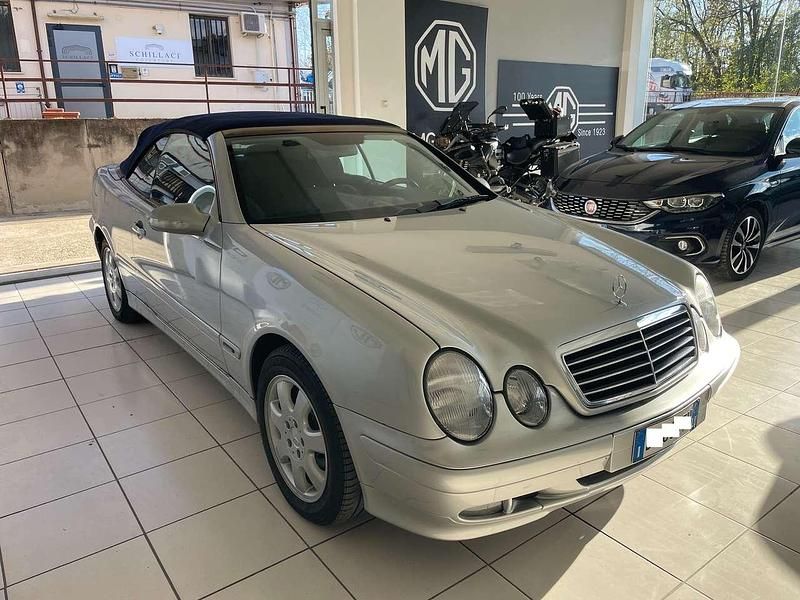 Usata Mercedes CLK200 Avantgarde 192 CV (141 kW) 2000 Argento Cabrio