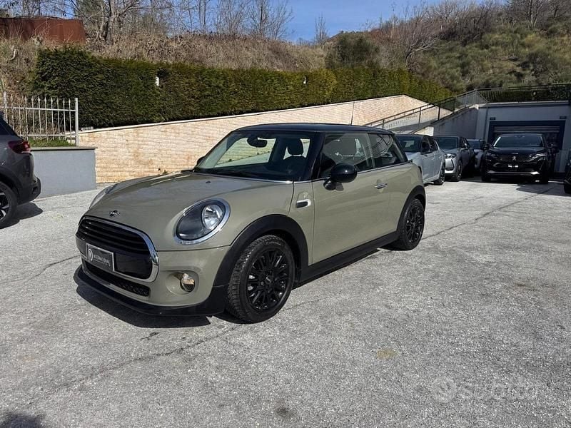 Usata Mini Cooper D Business 116 CV (85 kW) 2019 Grigio Utilitaria
